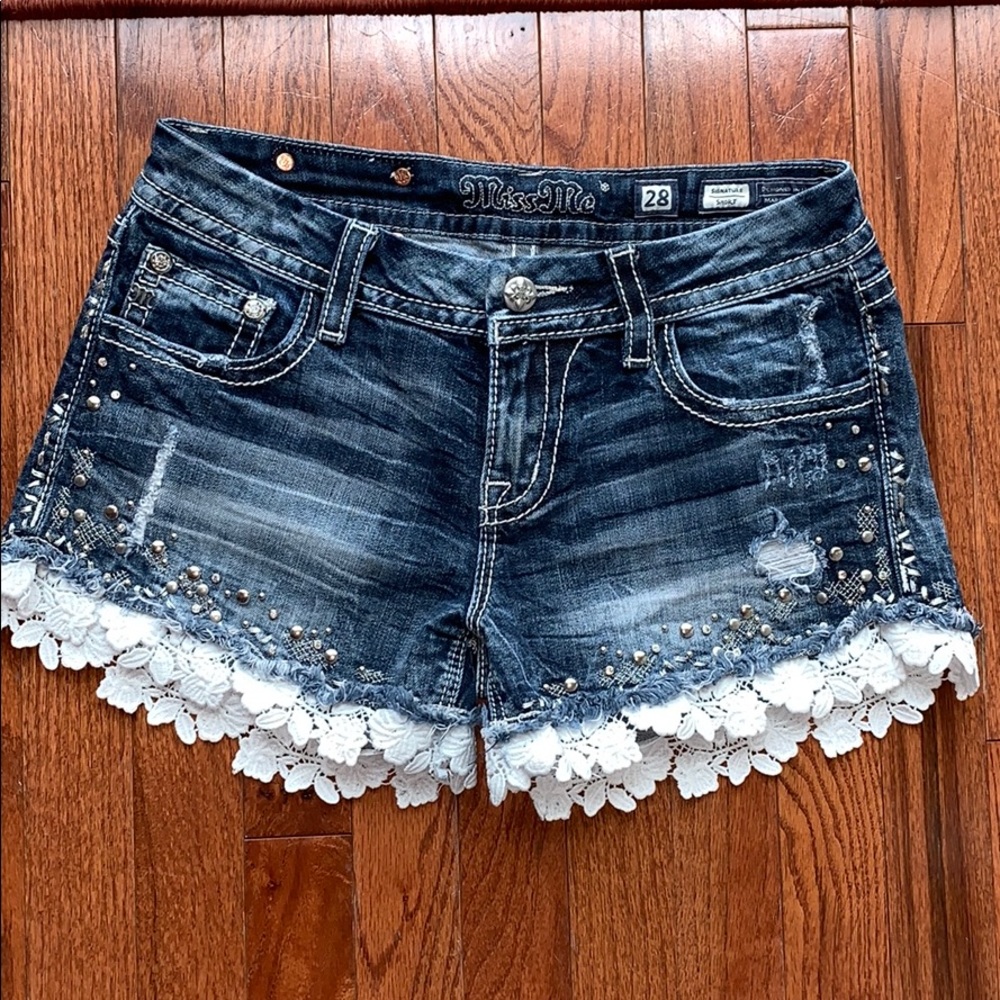 Miss Me Signature Short Size 28